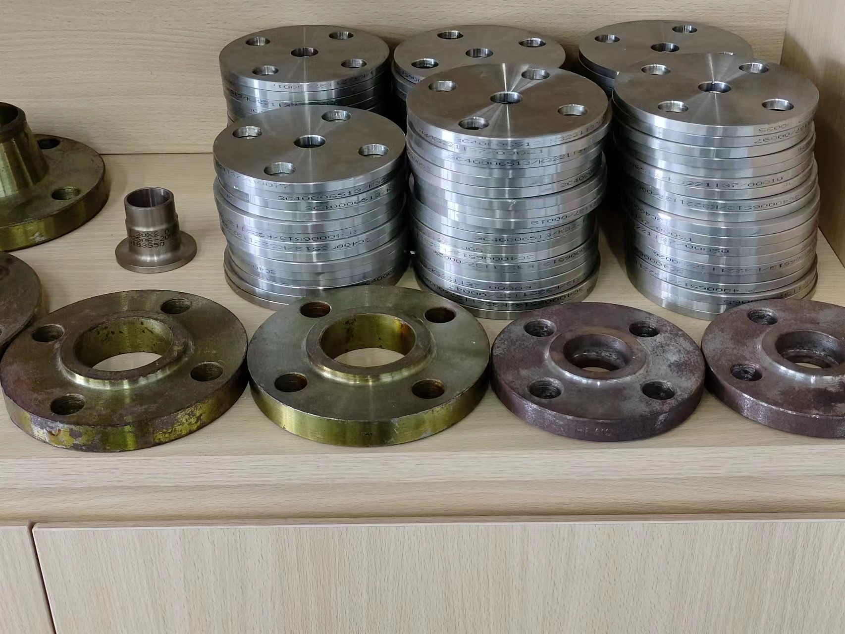 RF Flange 904L / 2205 / 2507 / 321 / 316L Stainless Steel 150LB A182 F304 SW 1-1/2