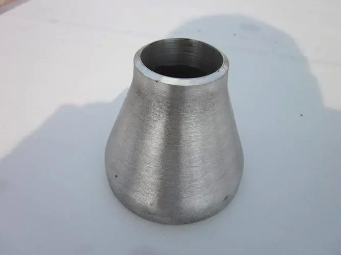 ANSI B16.9 304 316L Carbon Steel Alloy Steel Butt Weld Straight Reducing Tee